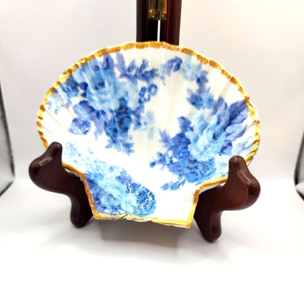 SCALLOPED FAN SHELL 